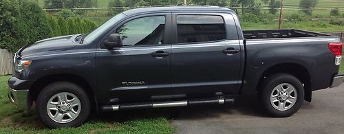 2010 toyota tundra crewmax