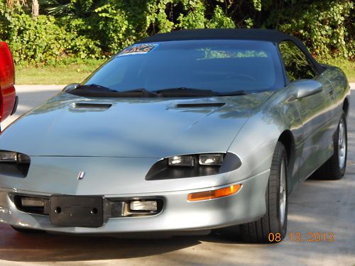 95 camaro, lady owned, fresh paint, rebuilt jasper engine, new top, new dash