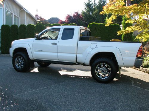 2008 toyota tacoma  sr5  4x4  acess cab , auto fully loaded