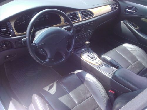 NO RESERVE! Sport package, Heated leather seats, 17inch alloy wheels, LOW MILES, image 4