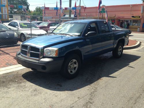 2005 dodge dakota st crew cab pickup 4-door 3.7l