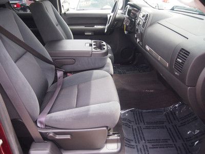 09 SLE 5.3L Keyless Entry CD/MP3 Tow Hitch Satellite Radio Privacy Glass, image 3
