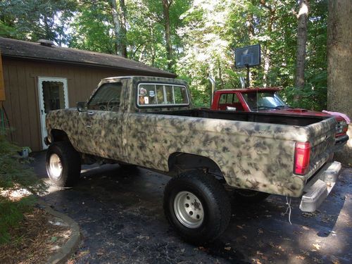 Nice lifted 4x4 truck, new camo paint job!! runs and drives great!! low reserve!