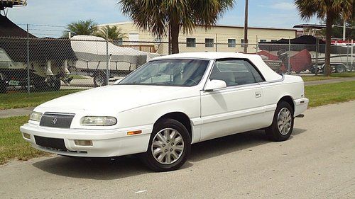 1995 crystler lebaron convertible , ex clean , low miles selling no reserve