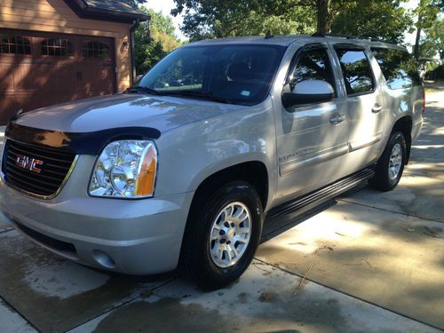 Rare 2007 gmc yukon xl, 4x4, seats 9!!!