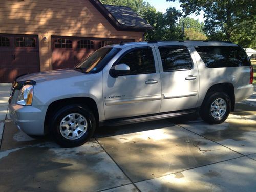 RARE 2007 GMC Yukon XL, 4x4, SEATS 9!!!, image 2