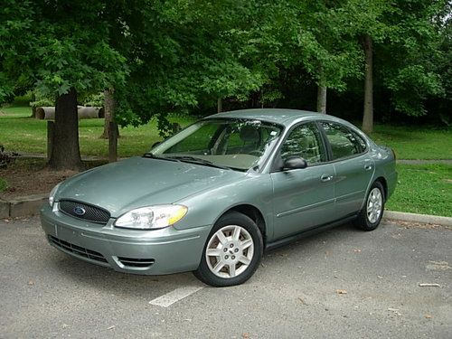 2006 ford taurus se