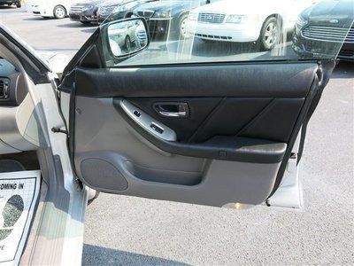 Sport AWD All Wheel Drive 4 Door Leather w/ Cloth Inserts Sunroof Automatic, image 29