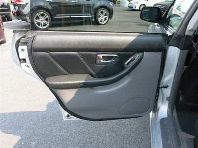 Sport AWD All Wheel Drive 4 Door Leather w/ Cloth Inserts Sunroof Automatic, image 31