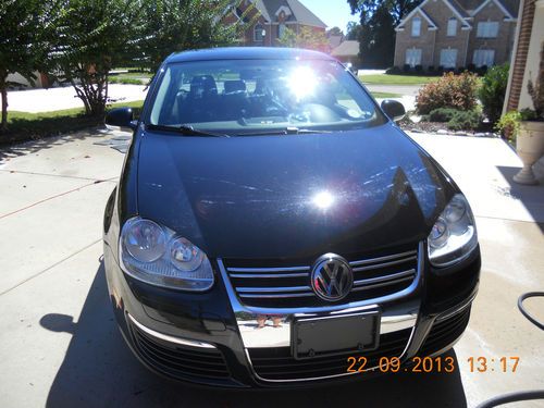 2009 volkswagen jetta - wolfsburg edition - sedan 4-door 2.0l turbo - tiptronic