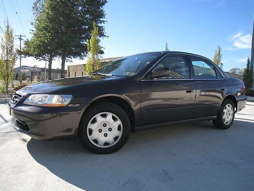 No reserve! only 81k miles! 1-owner! clean carfax! 28 mpg! runs great! 4dr fwd