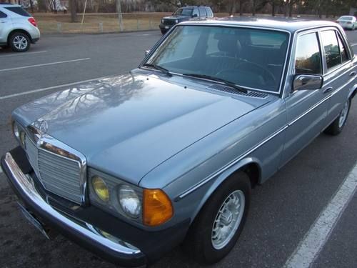 1982 mercedes-benz 300d base sedan 4-door 3.0l