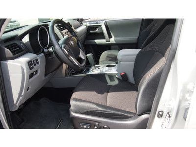 SR5 SUV 4.0L One Owner Clean Carfax Toyota Certified Roof Rack CD Player, image 3