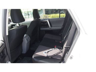 SR5 SUV 4.0L One Owner Clean Carfax Toyota Certified Roof Rack CD Player, image 4