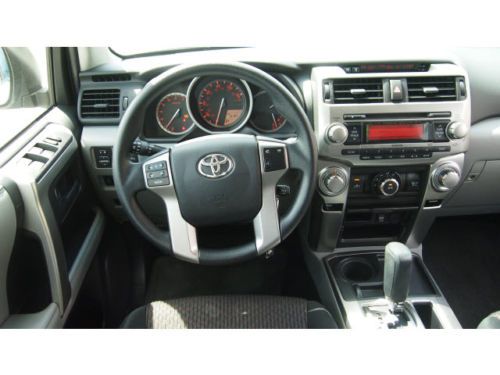 SR5 SUV 4.0L One Owner Clean Carfax Toyota Certified Roof Rack CD Player, image 5