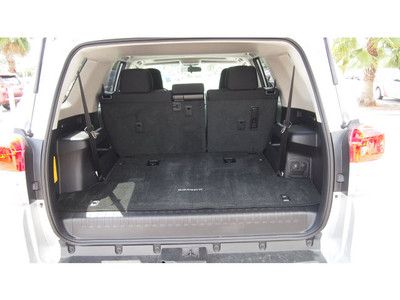 SR5 SUV 4.0L One Owner Clean Carfax Toyota Certified Roof Rack CD Player, image 7