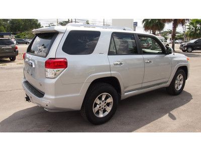 SR5 SUV 4.0L One Owner Clean Carfax Toyota Certified Roof Rack CD Player, image 9