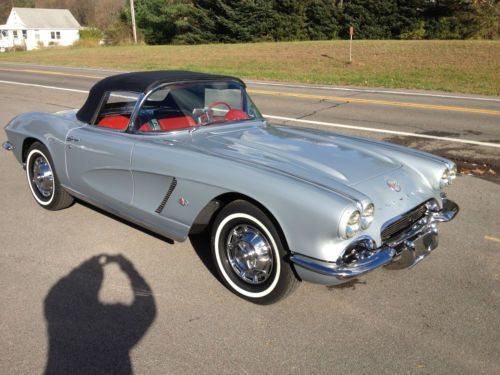 1962  Chevrolet Corvette 327 4 speed , body off restoration ,collector,hot rod, image 4