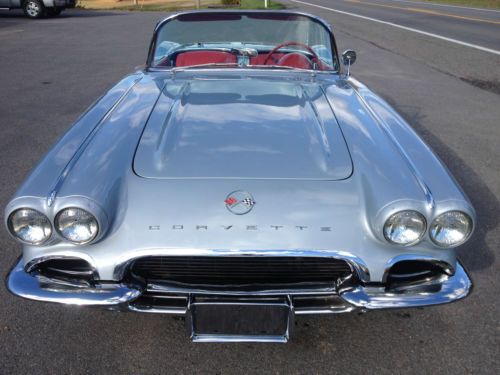 1962  Chevrolet Corvette 327 4 speed , body off restoration ,collector,hot rod, image 8