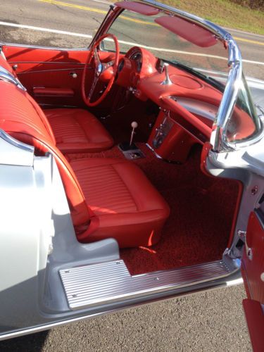 1962  Chevrolet Corvette 327 4 speed , body off restoration ,collector,hot rod, image 12