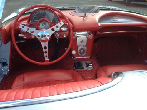 1962  Chevrolet Corvette 327 4 speed , body off restoration ,collector,hot rod, image 13