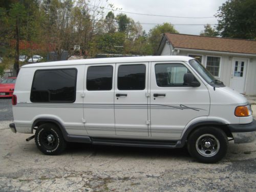 2000 dodge conversion van b1500