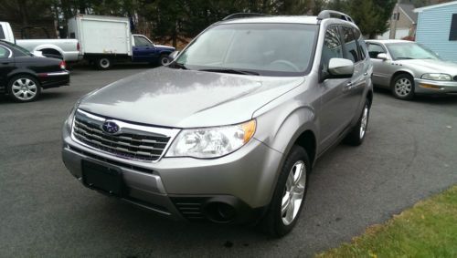 2010 Subaru Forester X Premium Wagon 4-Door 2.5L, image 2