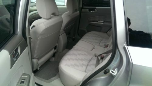 2010 Subaru Forester X Premium Wagon 4-Door 2.5L, image 7
