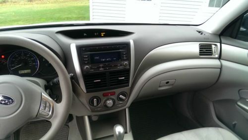 2010 Subaru Forester X Premium Wagon 4-Door 2.5L, image 12