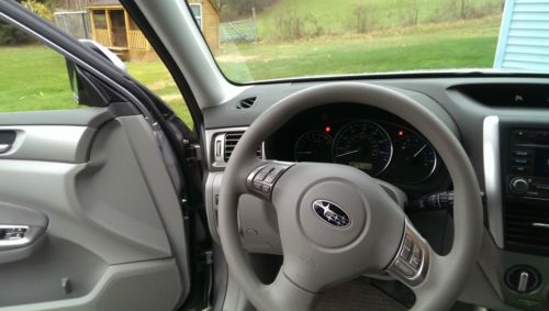 2010 Subaru Forester X Premium Wagon 4-Door 2.5L, image 13