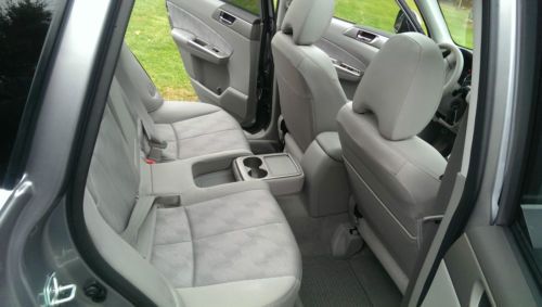 2010 Subaru Forester X Premium Wagon 4-Door 2.5L, image 16