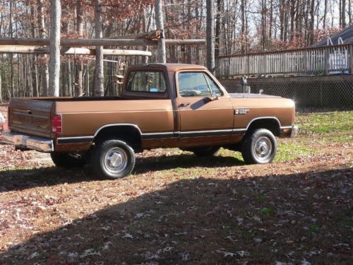 1987 dodge d100 4x4 shortbed