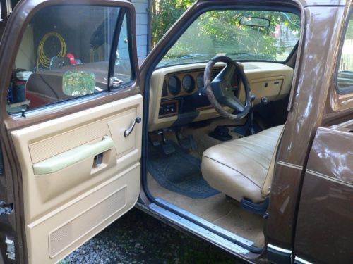 1987 Dodge D100 4x4 shortbed, image 2