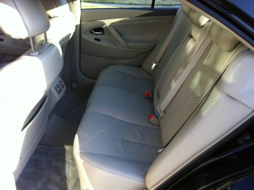 2007 Toyota Camry Hybrid Sedan--Loaded-- Below Blue Book!, image 3