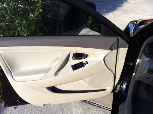 2007 Toyota Camry Hybrid Sedan--Loaded-- Below Blue Book!, image 8