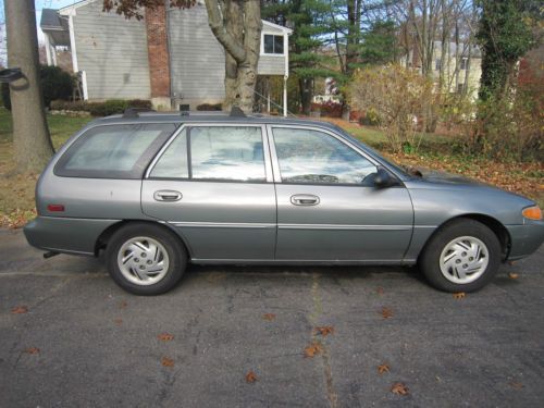 1998 ford escort se wagon 4-door 2.0l