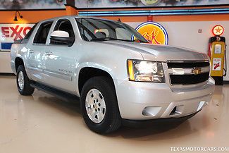 2010 chevrolet avalanche ls! tow pkg, rear sensors, power seat/mirror/windows.