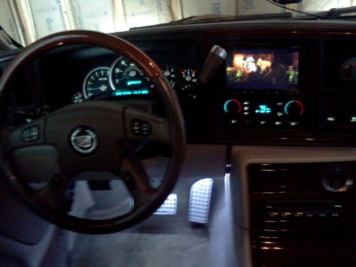 2004 Cadillac Escalade AWD with 26 inch rims and factory rims new winter tires, image 14
