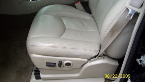 2004 Cadillac Escalade AWD with 26 inch rims and factory rims new winter tires, image 18