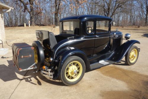 Deluxe coupe with rumble seat