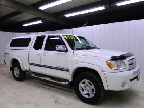 We finance, we ship, 4x4, v8, trd off road, access cab, very clean!