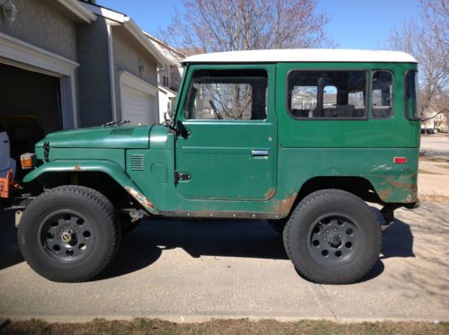 1975 fj 40 toyota land cruiser