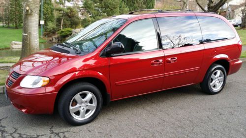 2007 grand caravan sxt stow &amp; go only 33,937 original miles !!!