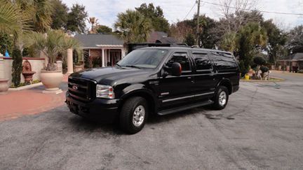 2005 black ford excursion limited diesel