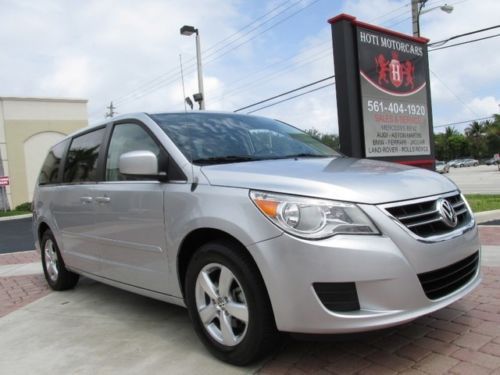 10 mercury silver 7 passenger minivan -power sliding doors -heated seats -low mi