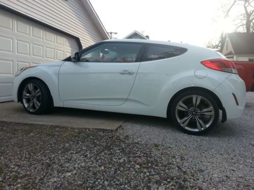 2012 hyundai veloster base hatchback 3-door 1.6l