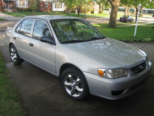 2002 Toyota Corolla CE, image 2