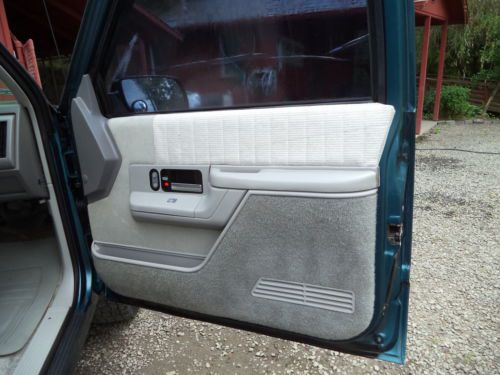1994 Chevrolet K/5 Silverado Blazer 2dr.4WD,Rust Free,New Paint,Excellent Shape, image 21