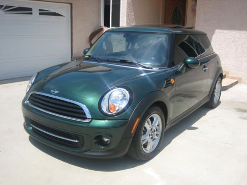 No reserve - 2013 mini cooper - must go  - excellent condition