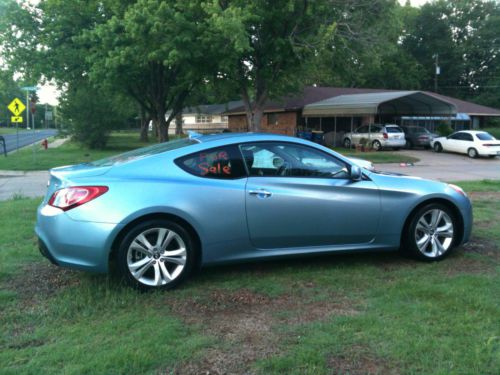 2012 genesis coupe 2.0 turbo a/t, acqua minerale blue, black interior